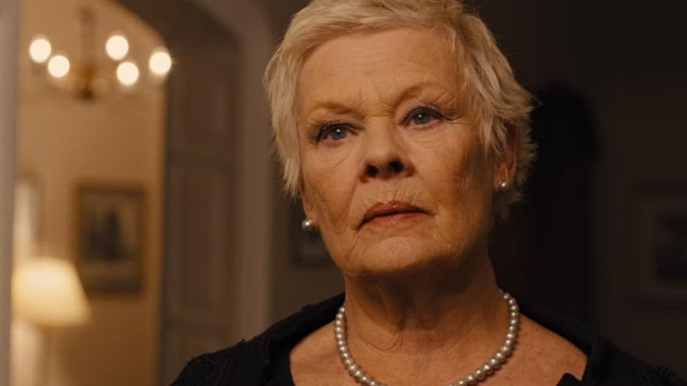 judi dench dans le film sims de casting skyfall